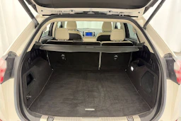 valkoinen Ford Edge 2019 kuva 15.