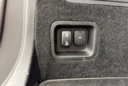 valkoinen Ford Edge 2019 kuva 17.