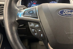 valkoinen Ford Edge 2019 kuva 23.