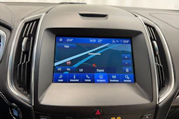valkoinen Ford Edge 2019 kuva 26.