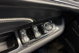 valkoinen Ford Edge 2019 kuva 31.