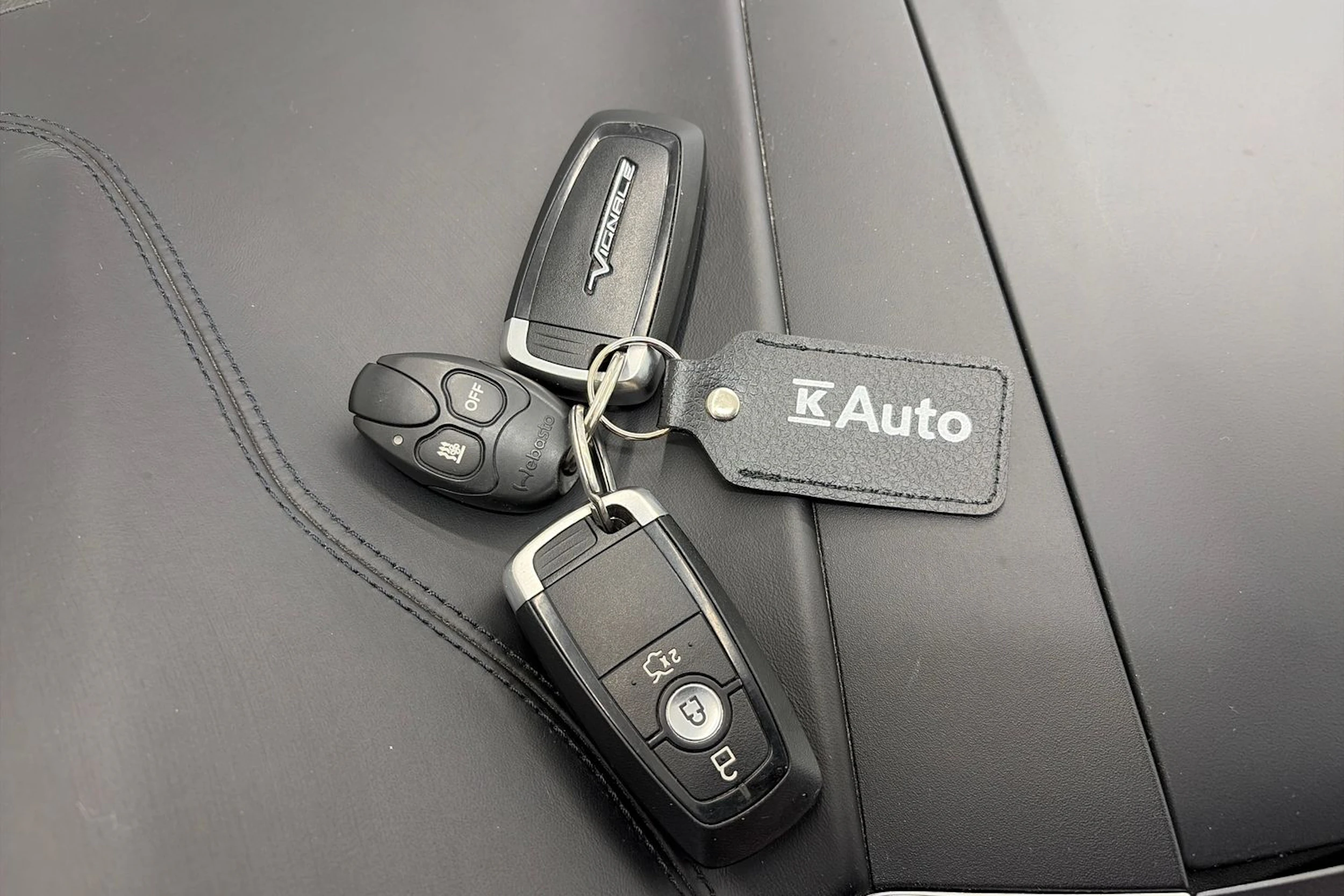 valkoinen Ford Edge 2019 kuva 33.