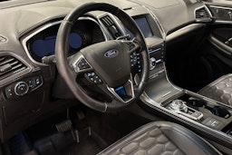 musta Ford Edge 2019 kuva 7.