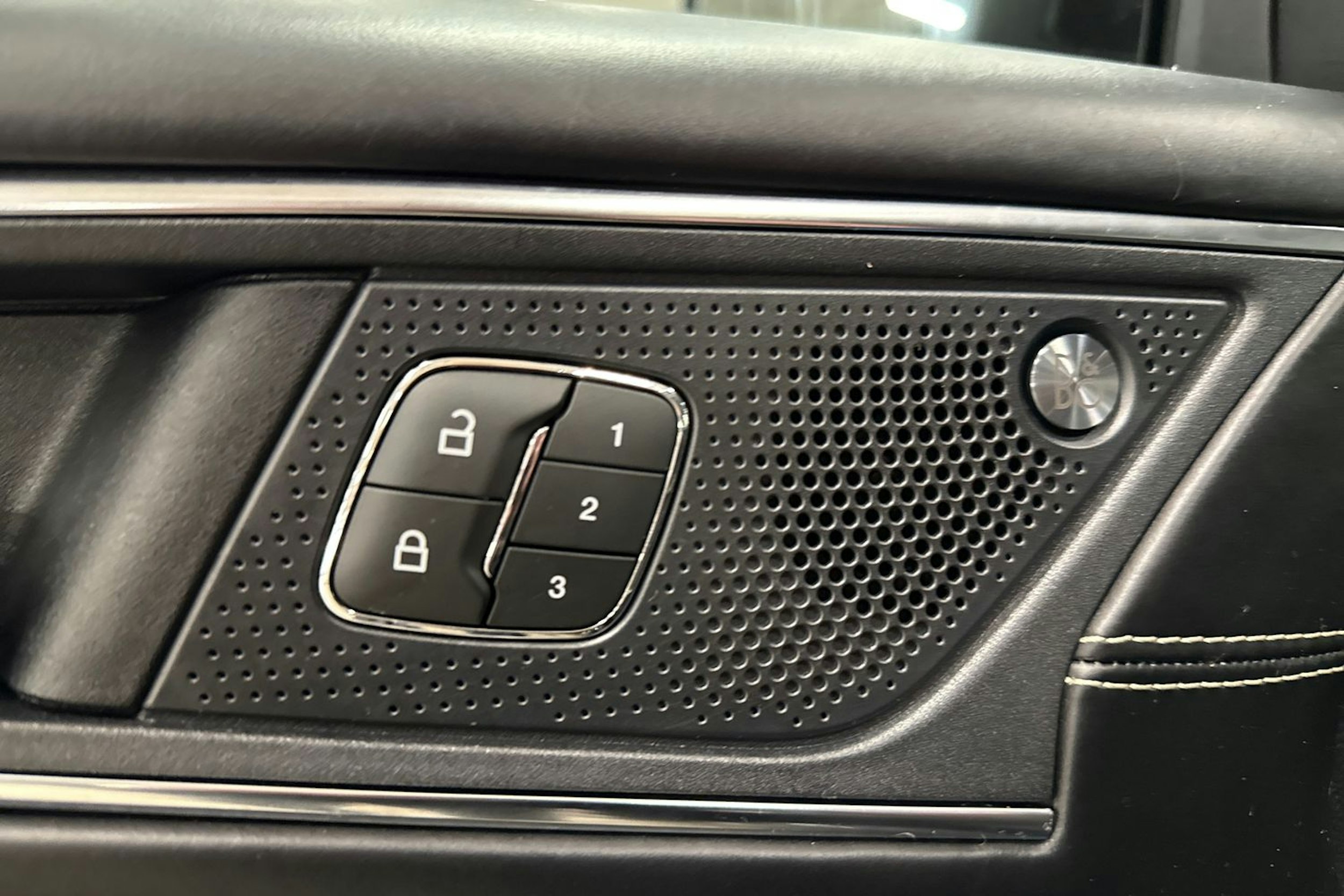 musta Ford Edge 2019 kuva 20.