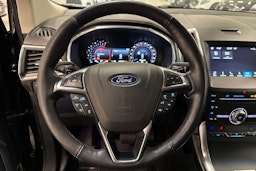 musta Ford Edge 2019 kuva 22.