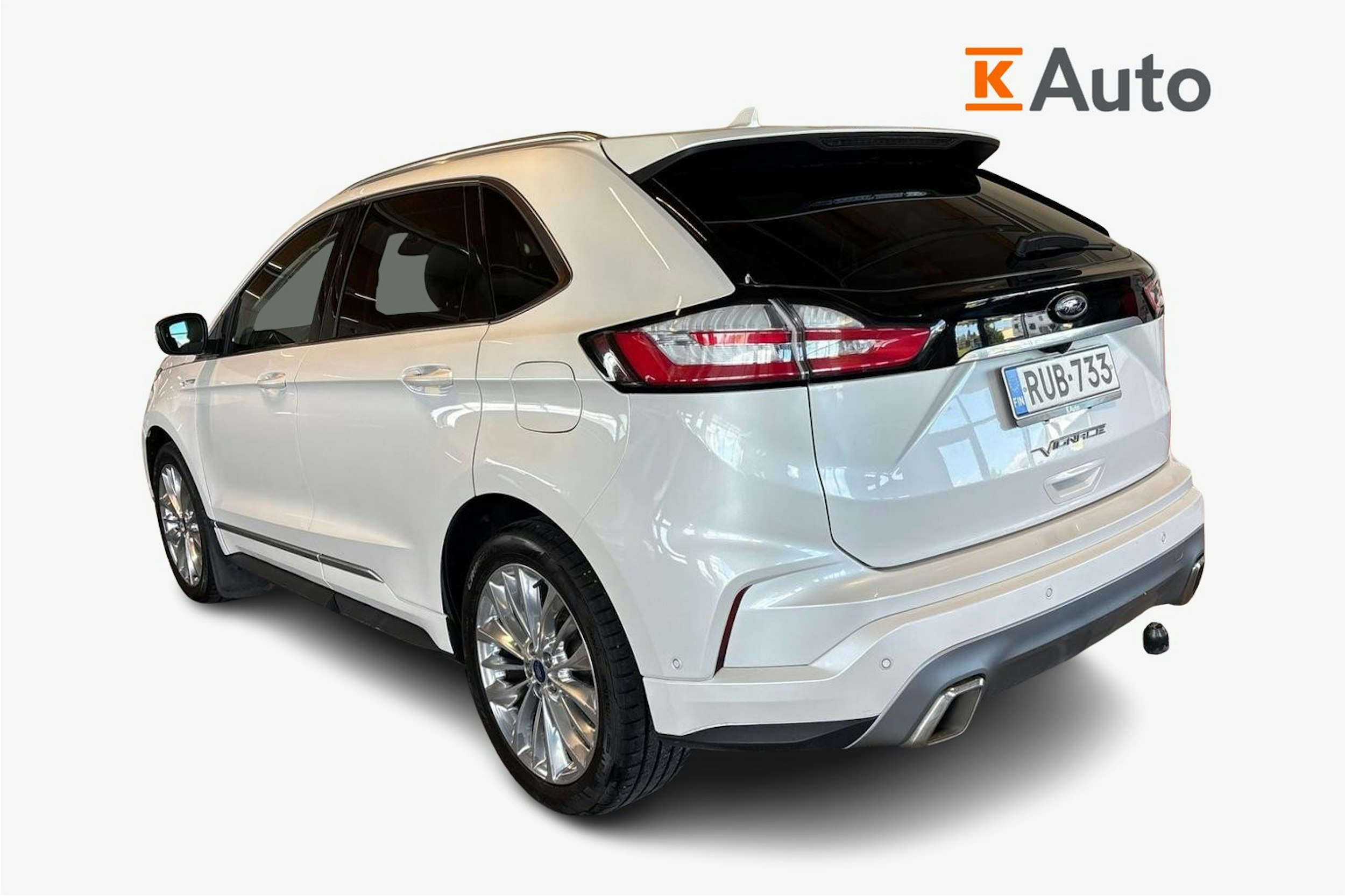 Valkoinen Ford Edge 2019 kuva 2.
