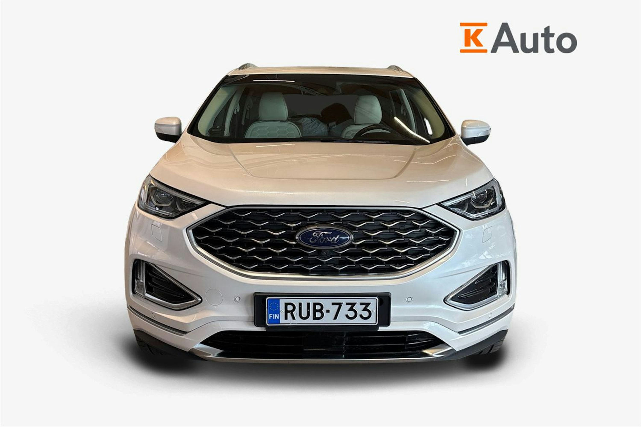 Valkoinen Ford Edge 2019 kuva 5.