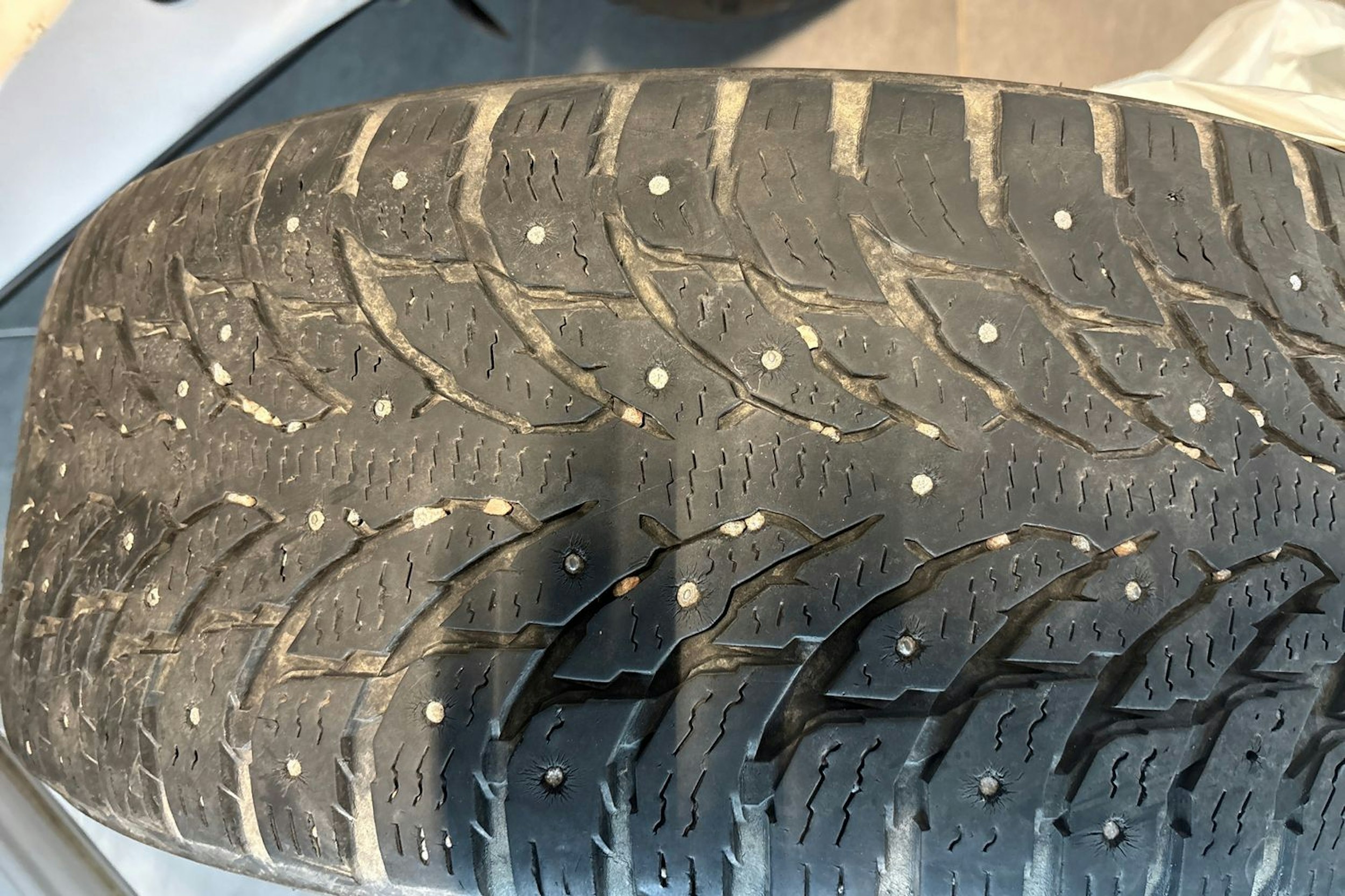 Valkoinen Ford Edge 2019 kuva 14.