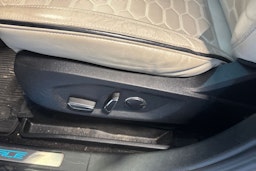 Valkoinen Ford Edge 2019 kuva 16.