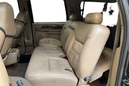 musta Ford Excursion 2001 kuva 10.