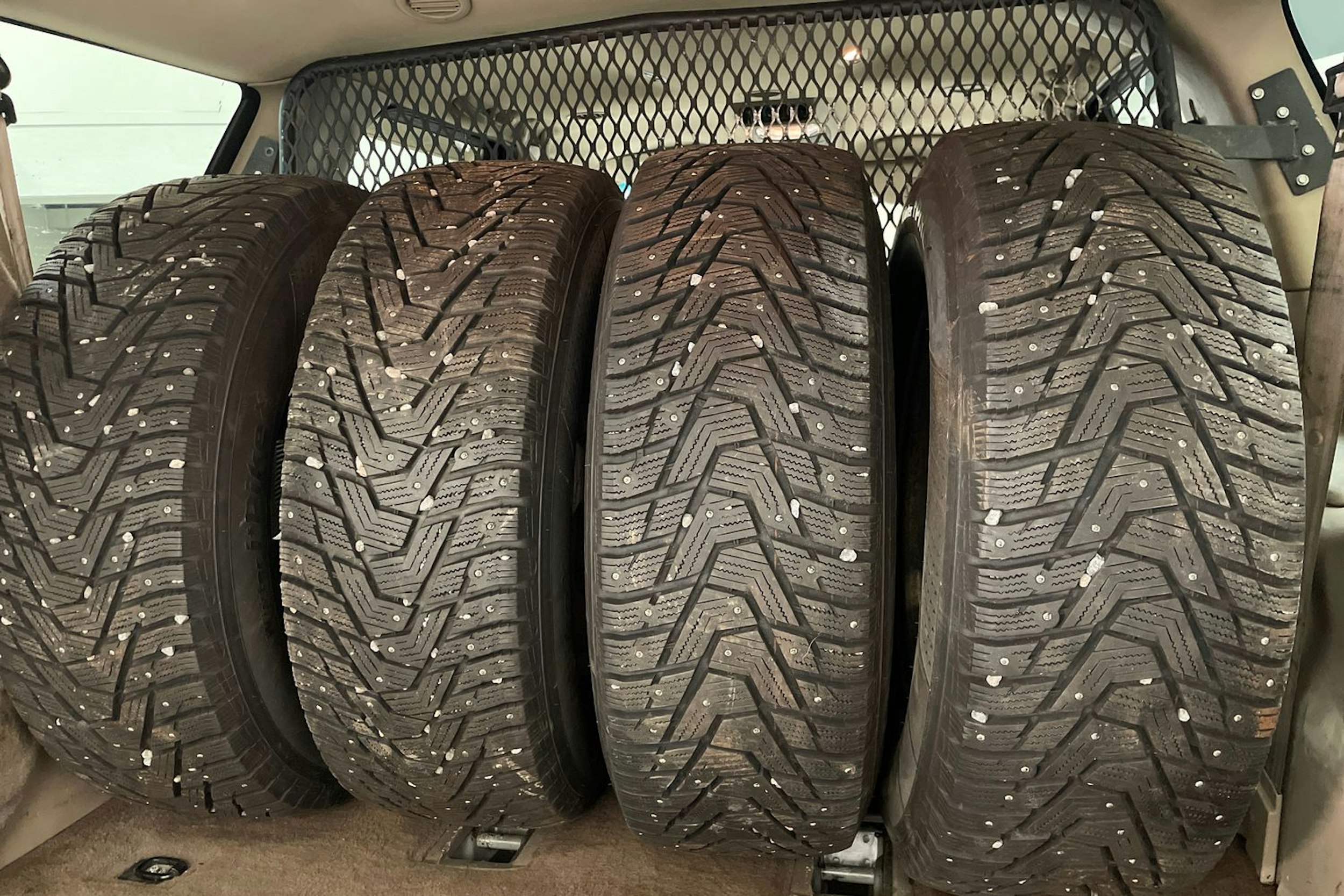musta Ford Excursion 2001 kuva 15.