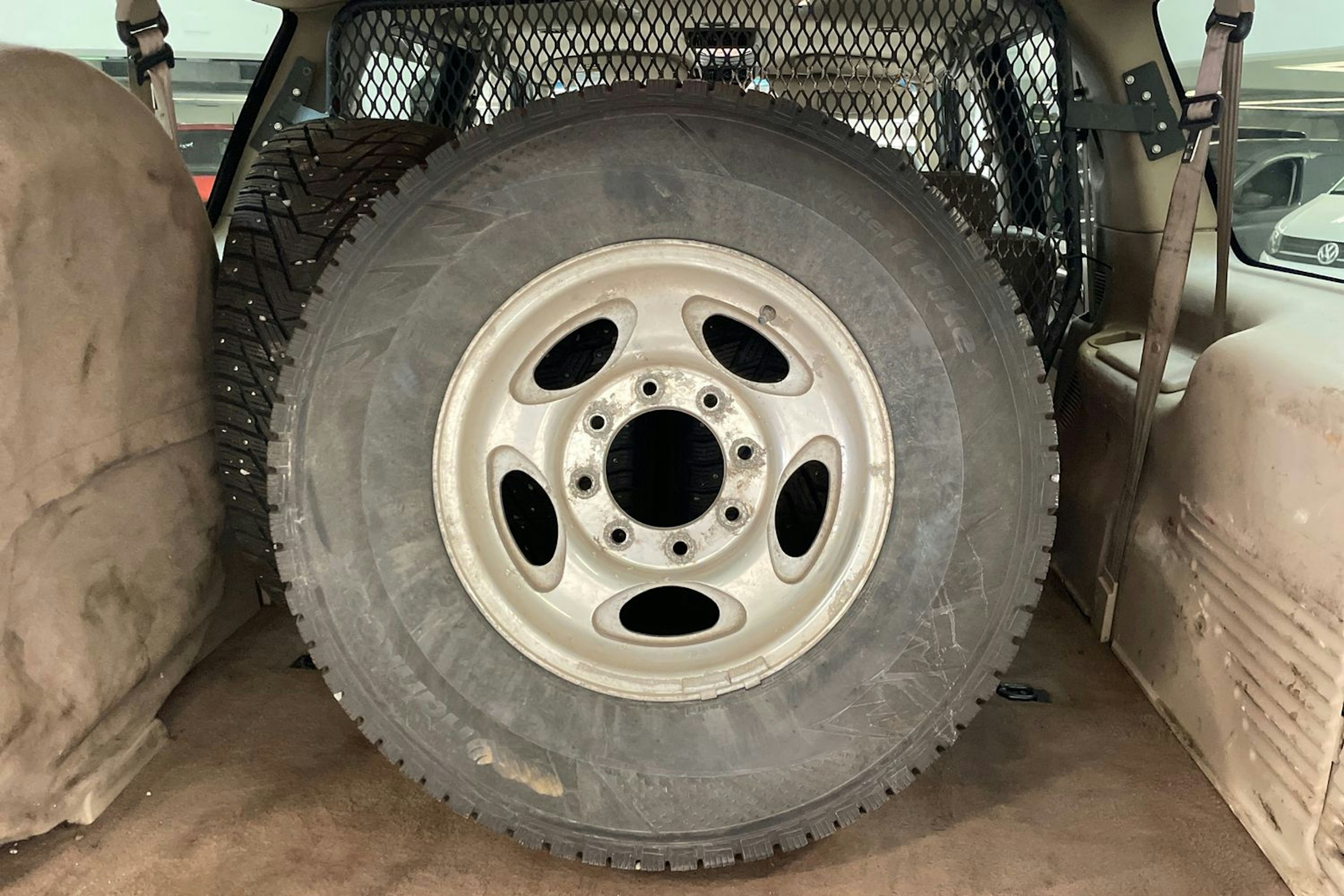 musta Ford Excursion 2001 kuva 16.