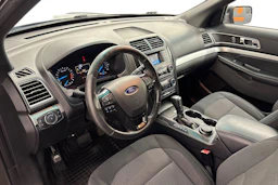 harmaa Ford Explorer 2016 kuva 6.