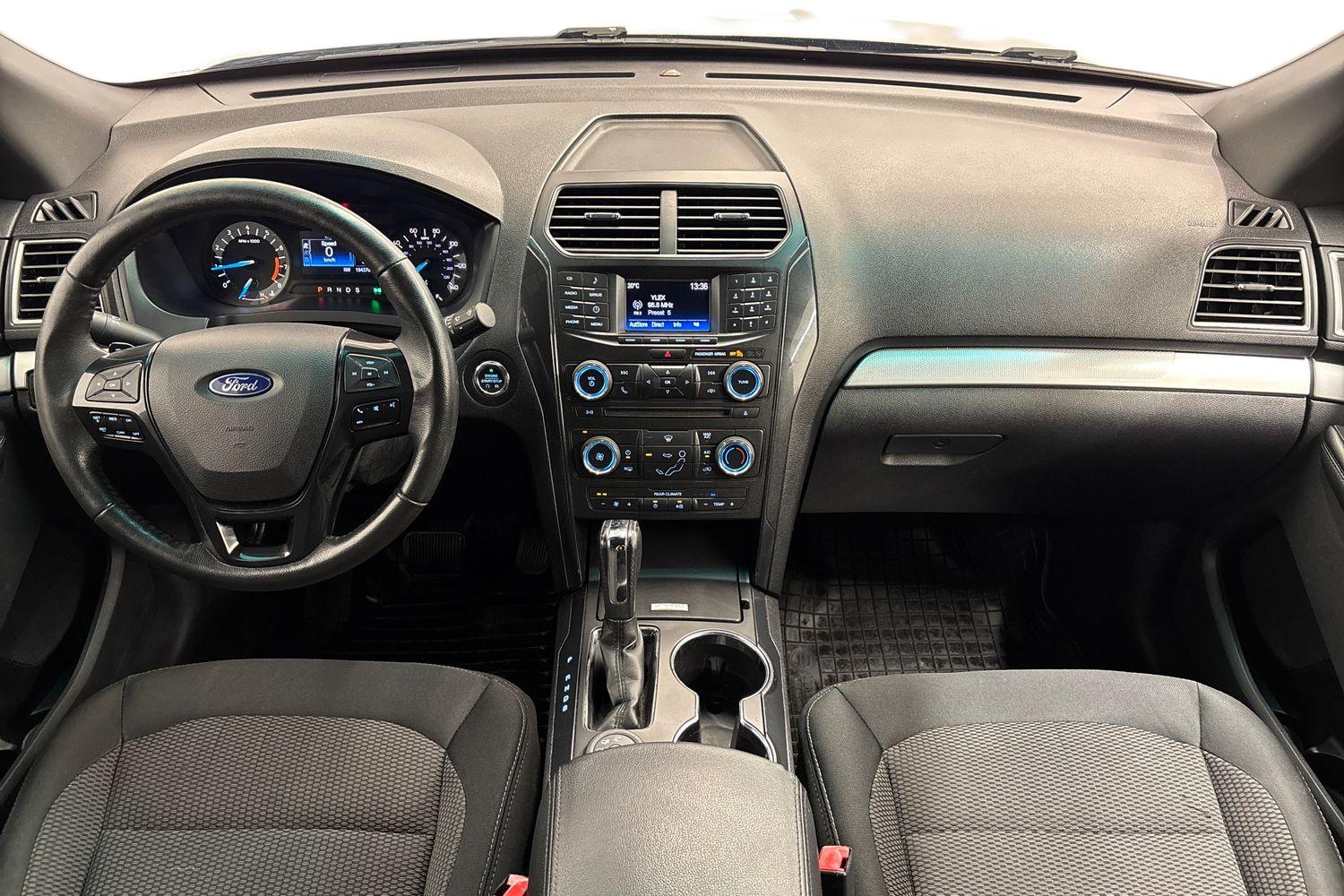 Ford Explorer 2016, kuva 7/25
