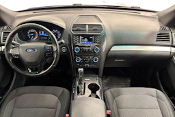 harmaa Ford Explorer 2016 kuva 7.