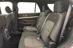 harmaa Ford Explorer 2016 kuva 8.