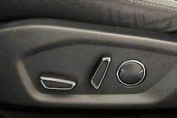 harmaa Ford Explorer 2016 kuva 13.