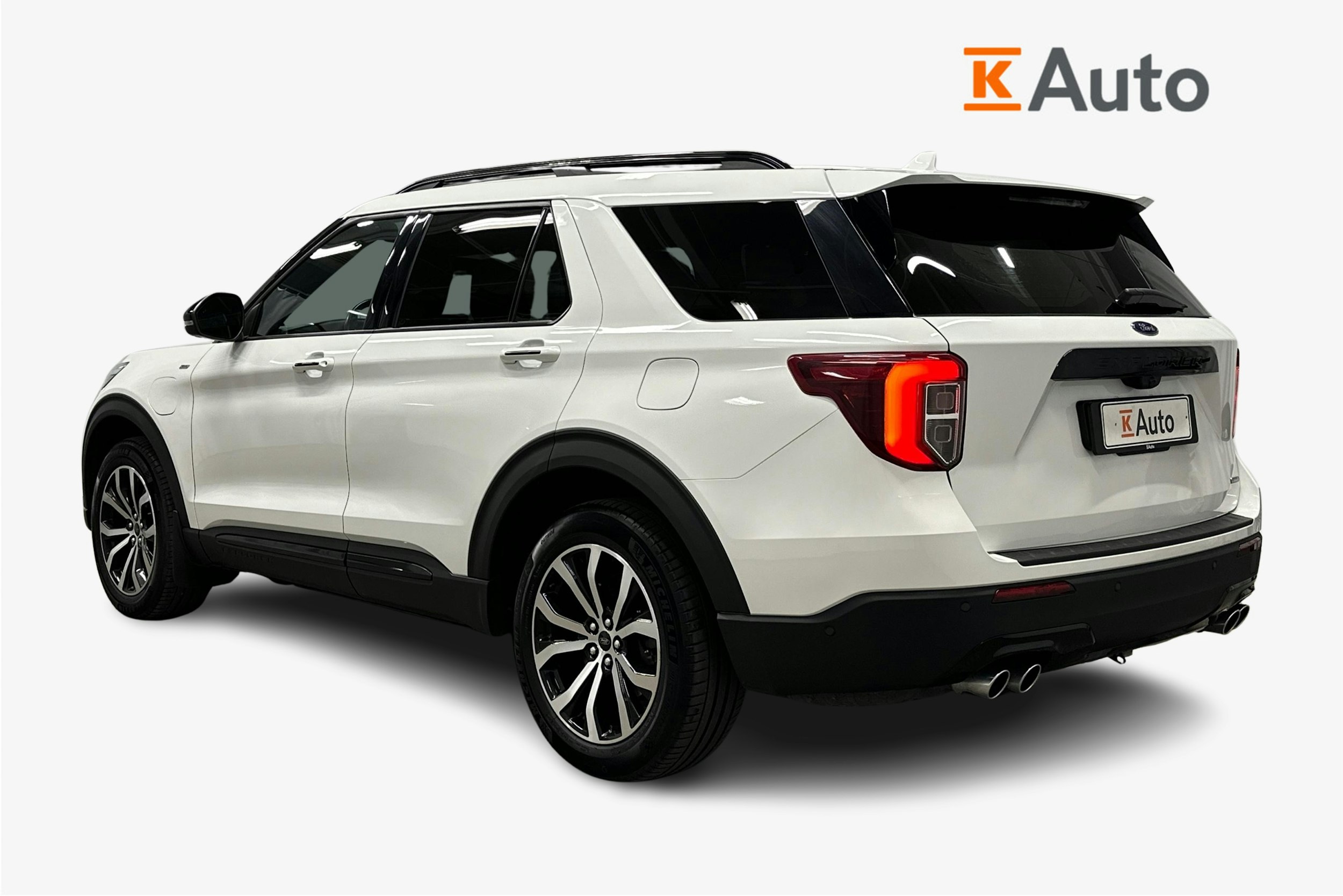 valkoinen Ford Explorer 2020 kuva 2.