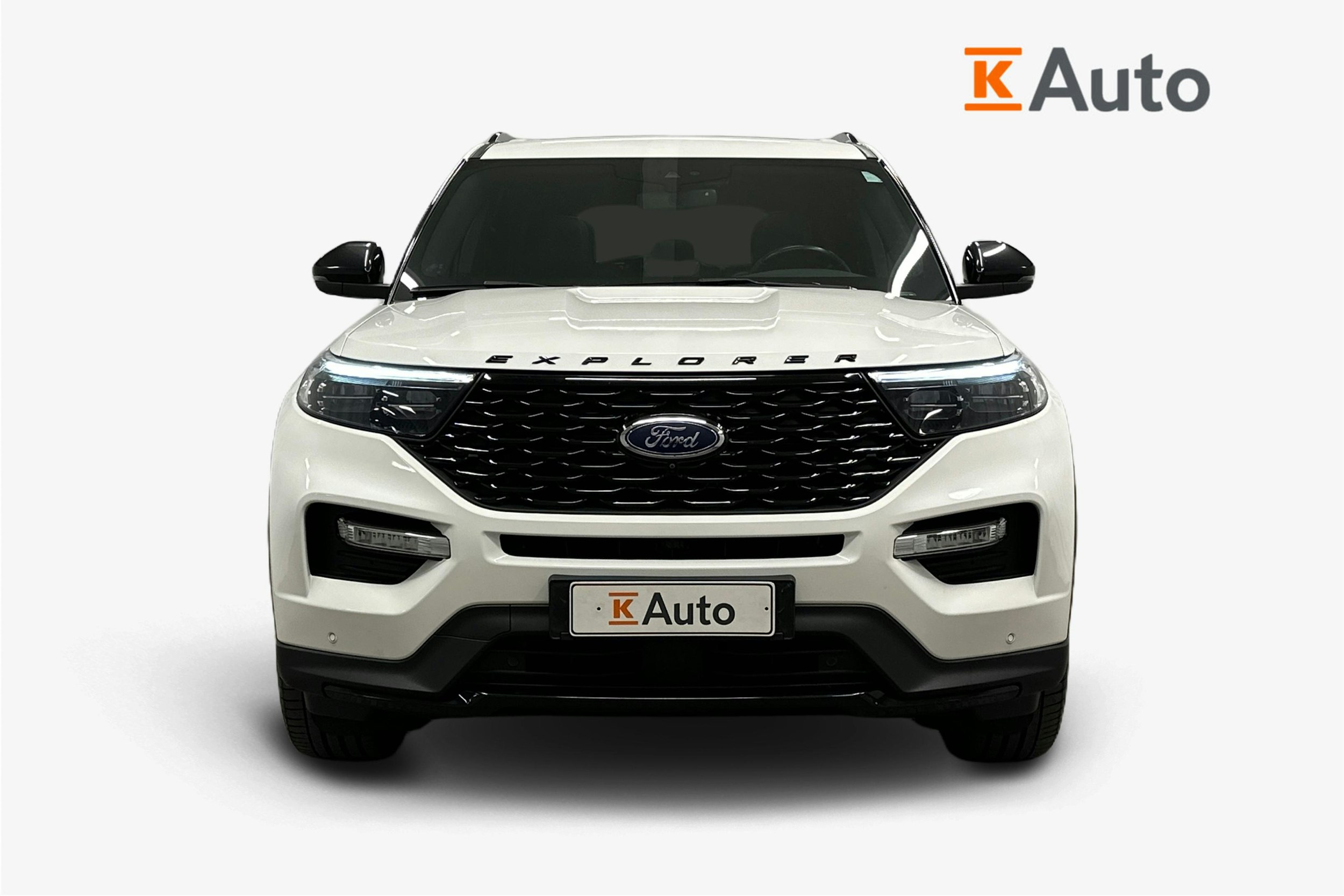 valkoinen Ford Explorer 2020 kuva 5.