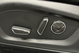 valkoinen Ford Explorer 2020 kuva 21.