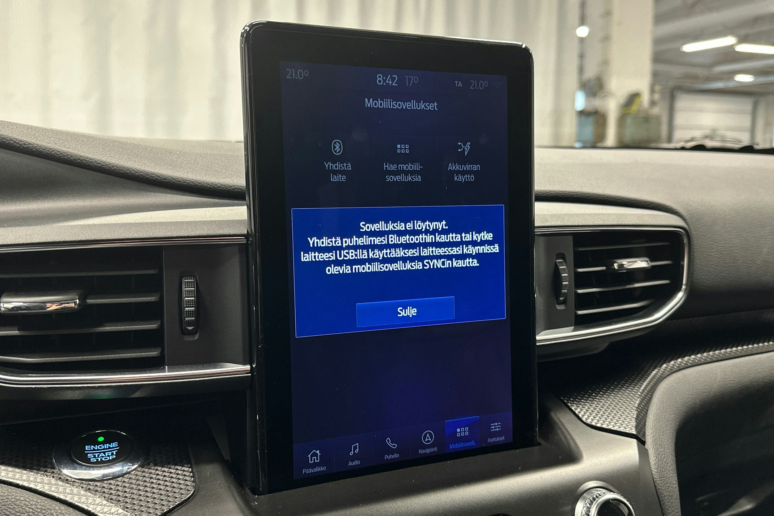 valkoinen Ford Explorer 2020 kuva 28.