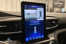 valkoinen Ford Explorer 2020 kuva 34.