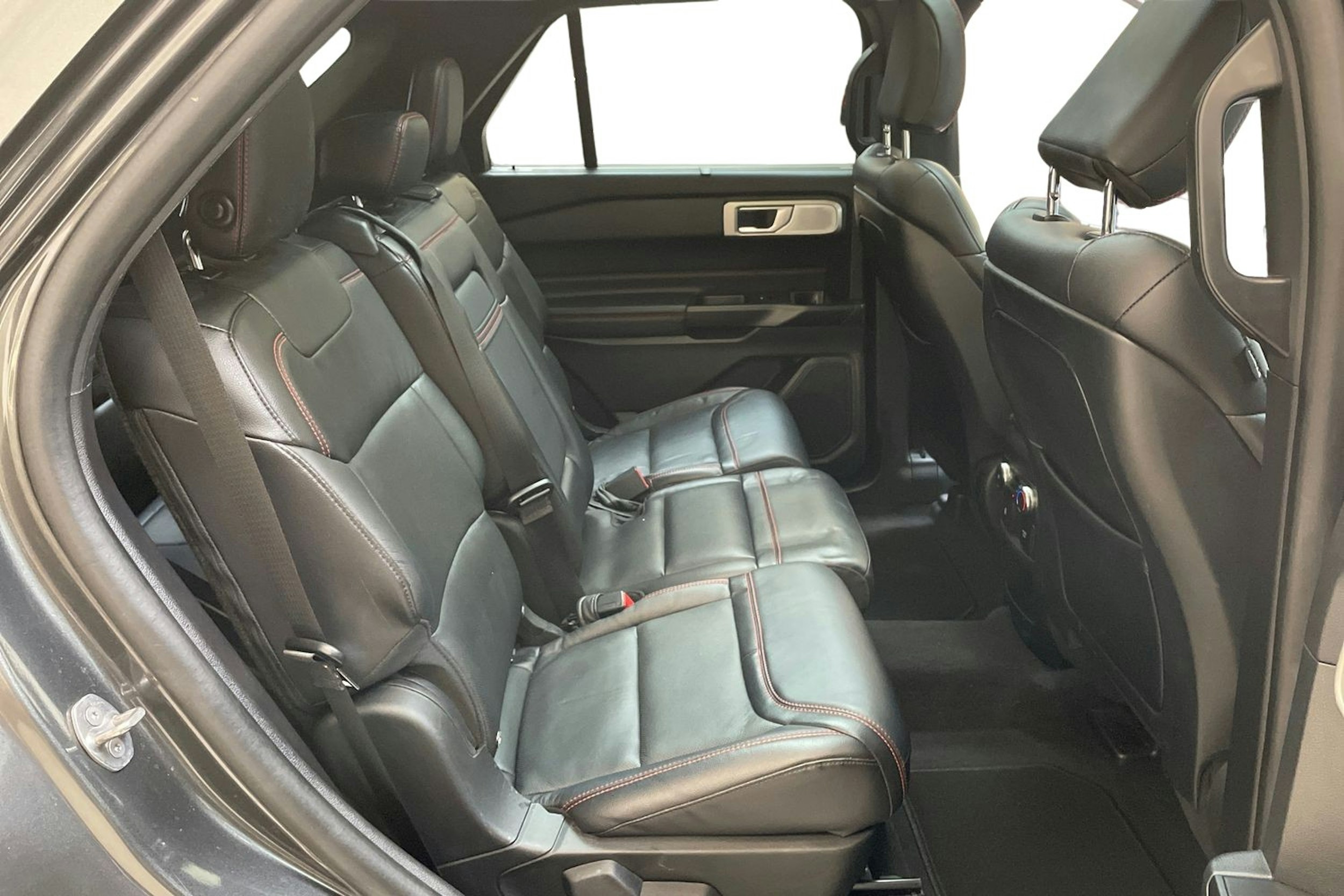 harmaa Ford Explorer 2020 kuva 10.