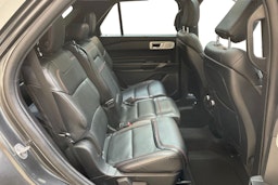 harmaa Ford Explorer 2020 kuva 10.