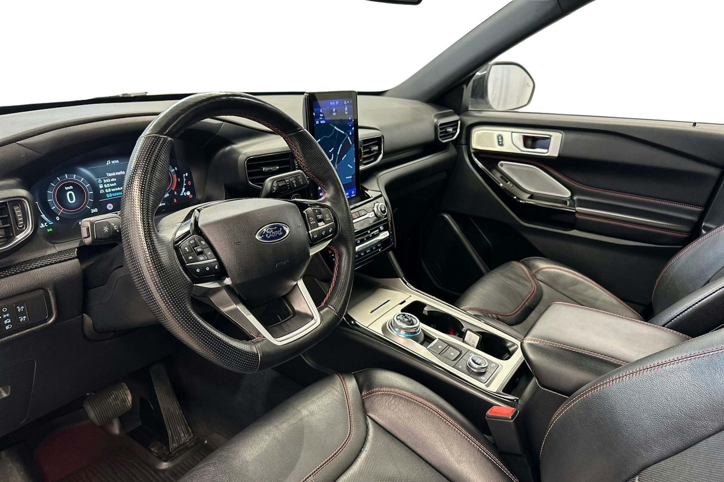 valkoinen Ford Explorer 2021 kuva 6.