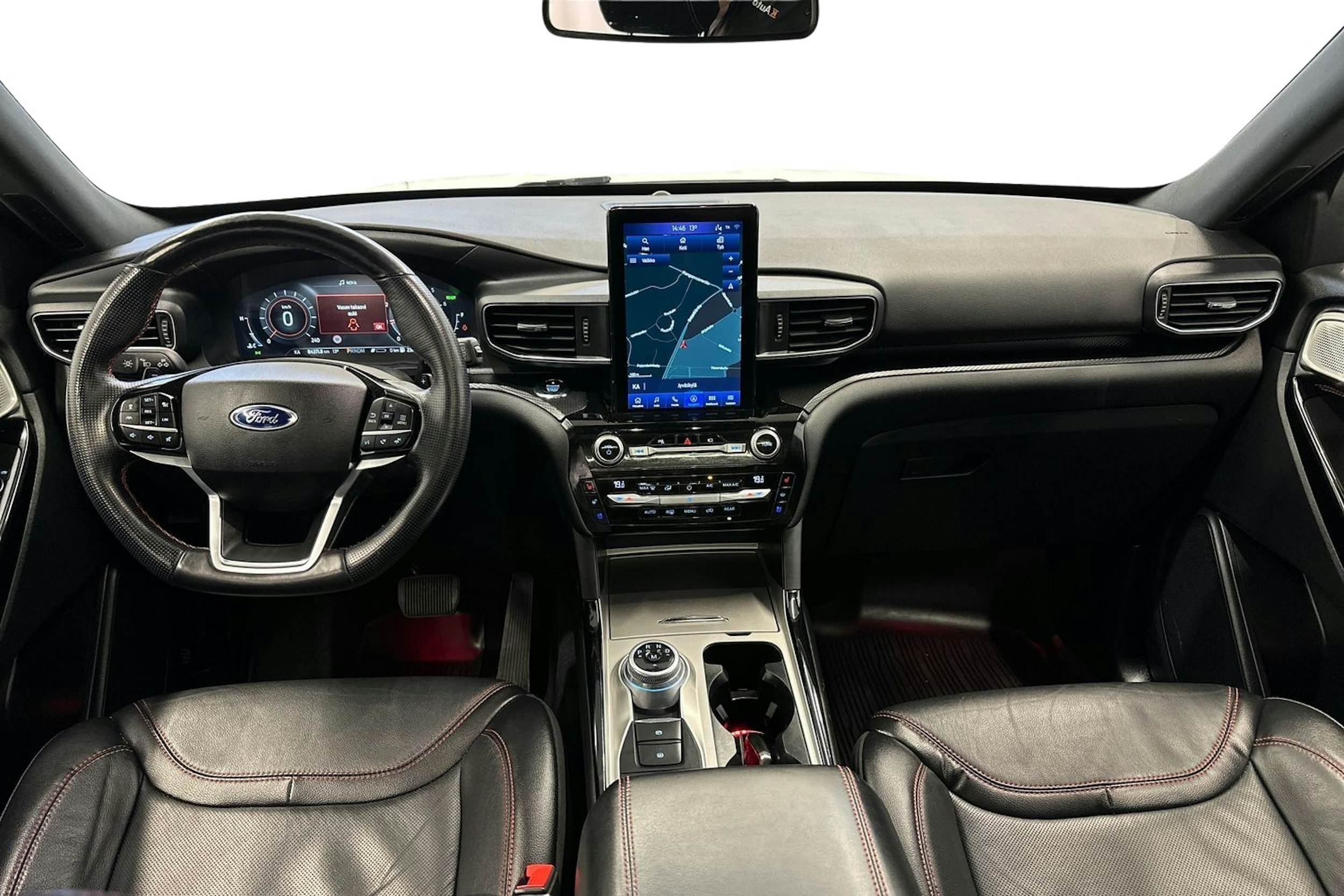 valkoinen Ford Explorer 2021 kuva 7.