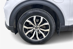 valkoinen Ford Explorer 2021 kuva 9.