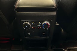 valkoinen Ford Explorer 2021 kuva 13.