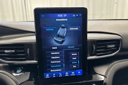 valkoinen Ford Explorer 2021 kuva 22.