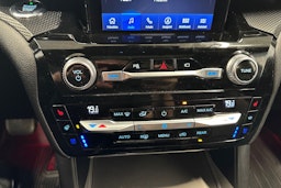 valkoinen Ford Explorer 2021 kuva 28.