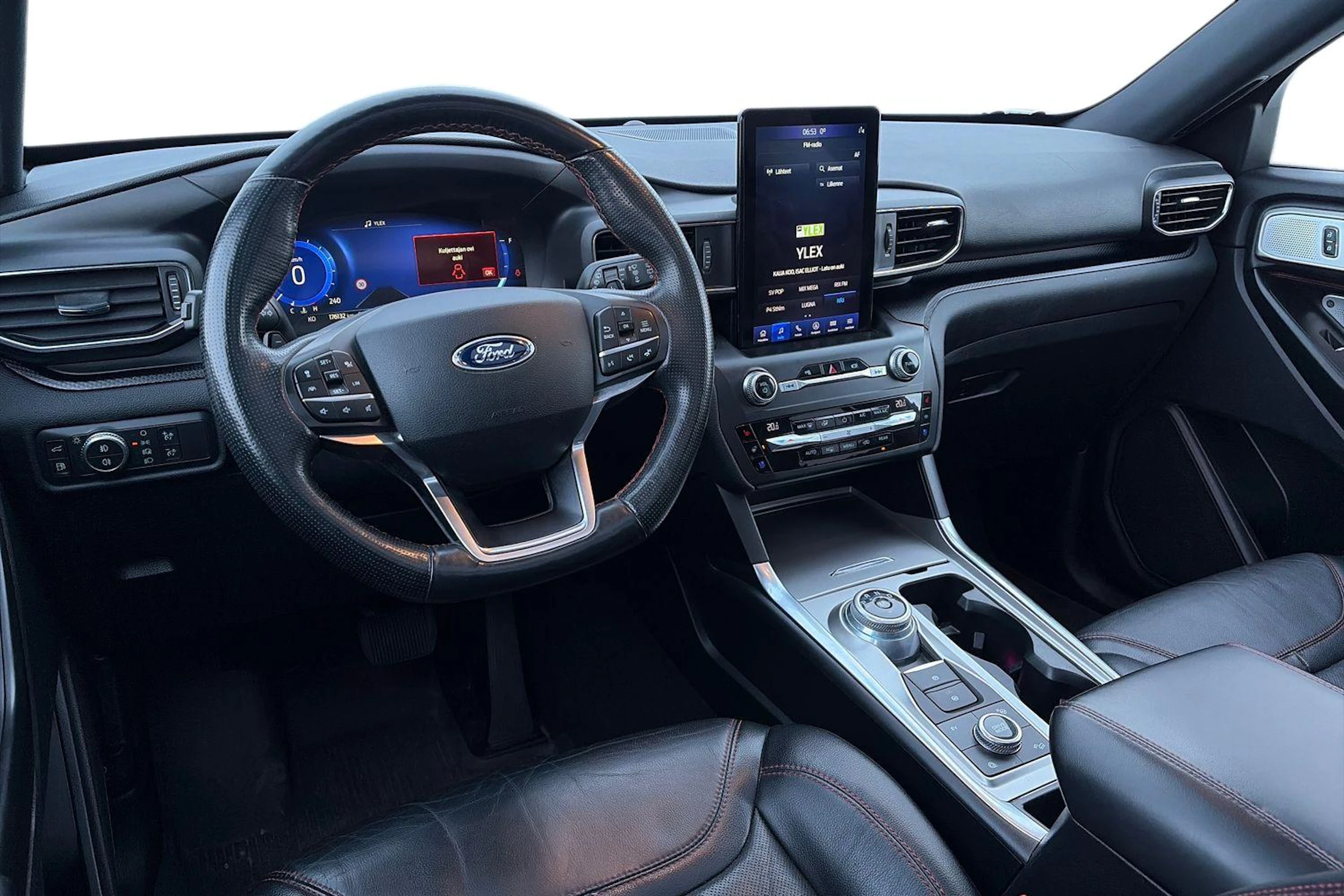 valkoinen Ford Explorer 2021 kuva 3.