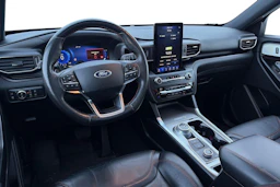 valkoinen Ford Explorer 2021 kuva 3.
