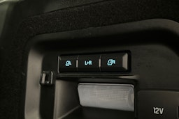 valkoinen Ford Explorer 2021 kuva 15.