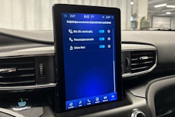 valkoinen Ford Explorer 2021 kuva 30.