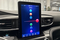 valkoinen Ford Explorer 2021 kuva 31.