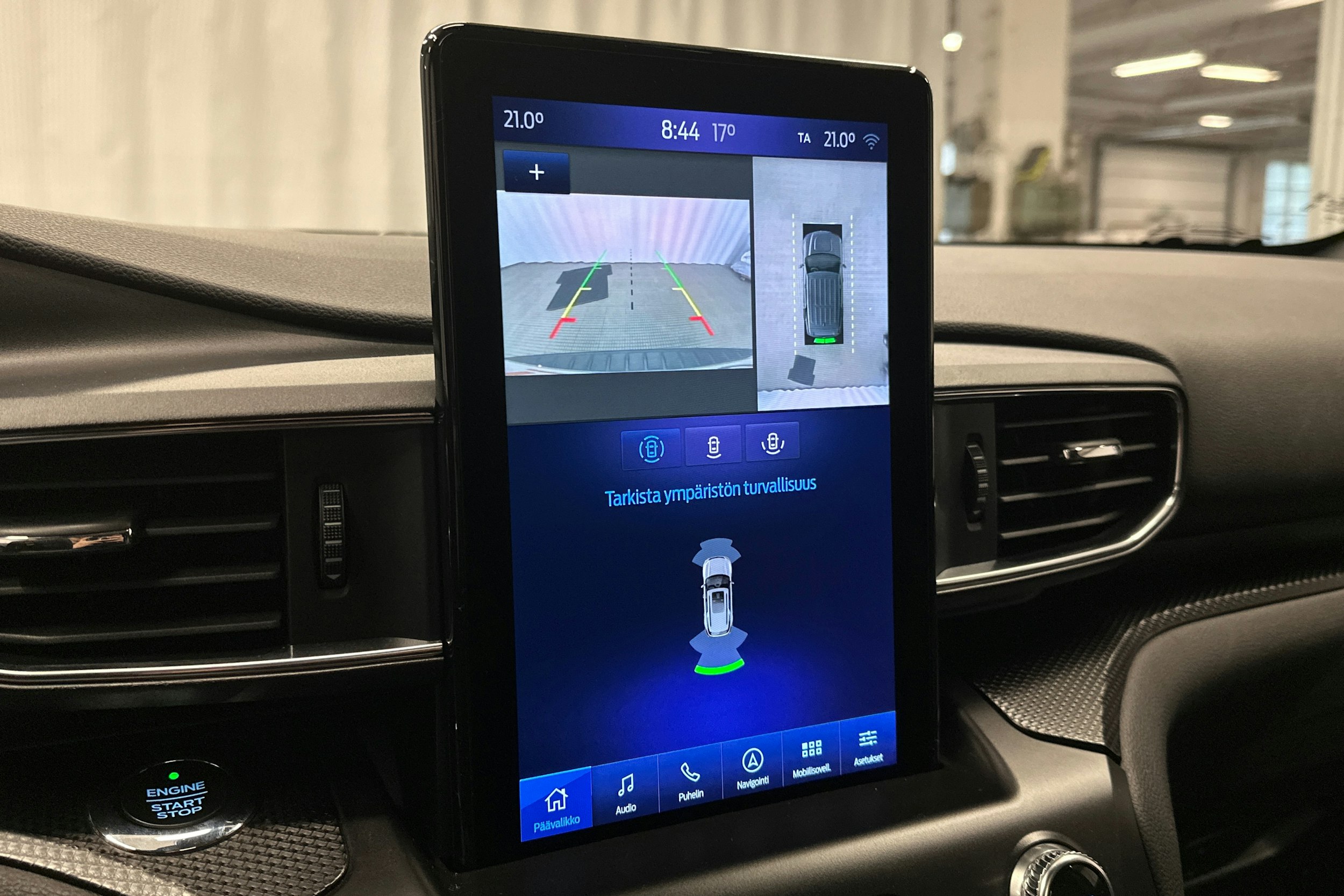 valkoinen Ford Explorer 2021 kuva 33.