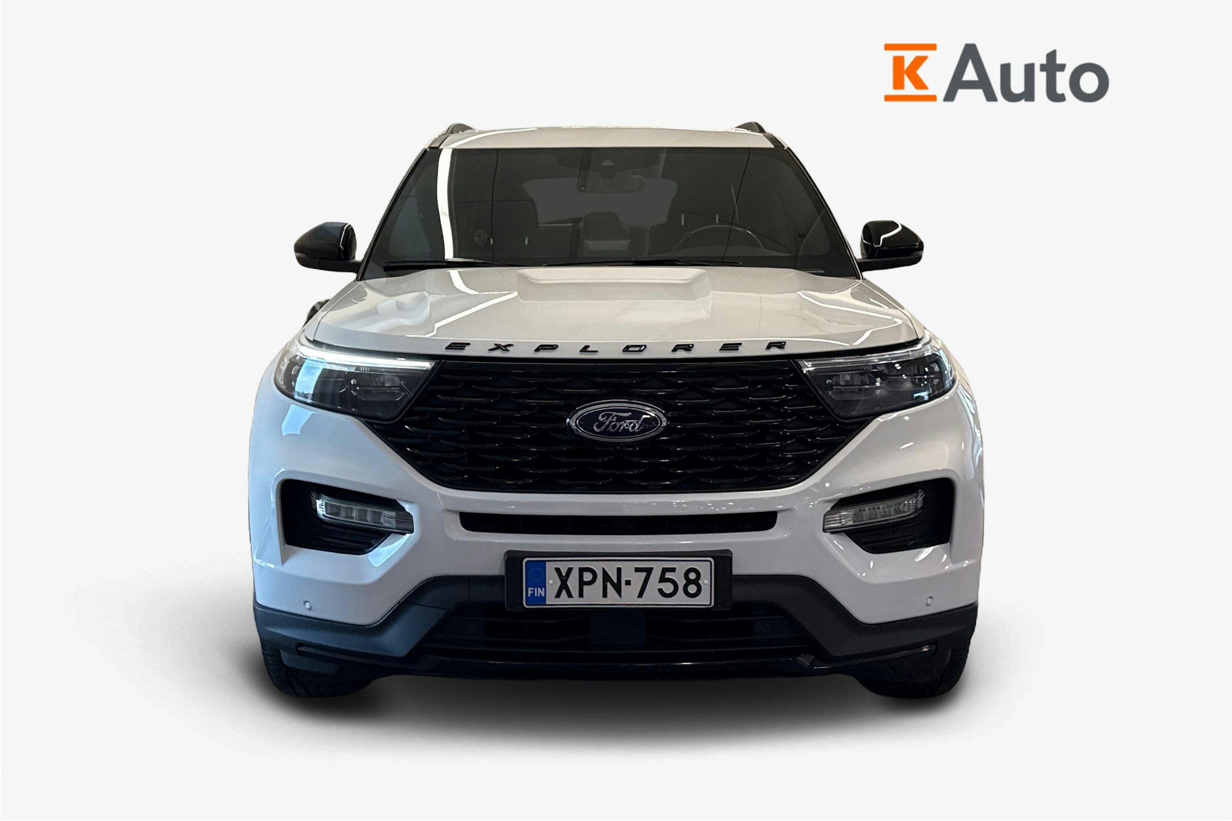 Valkoinen Ford Explorer 2021 kuva 5.