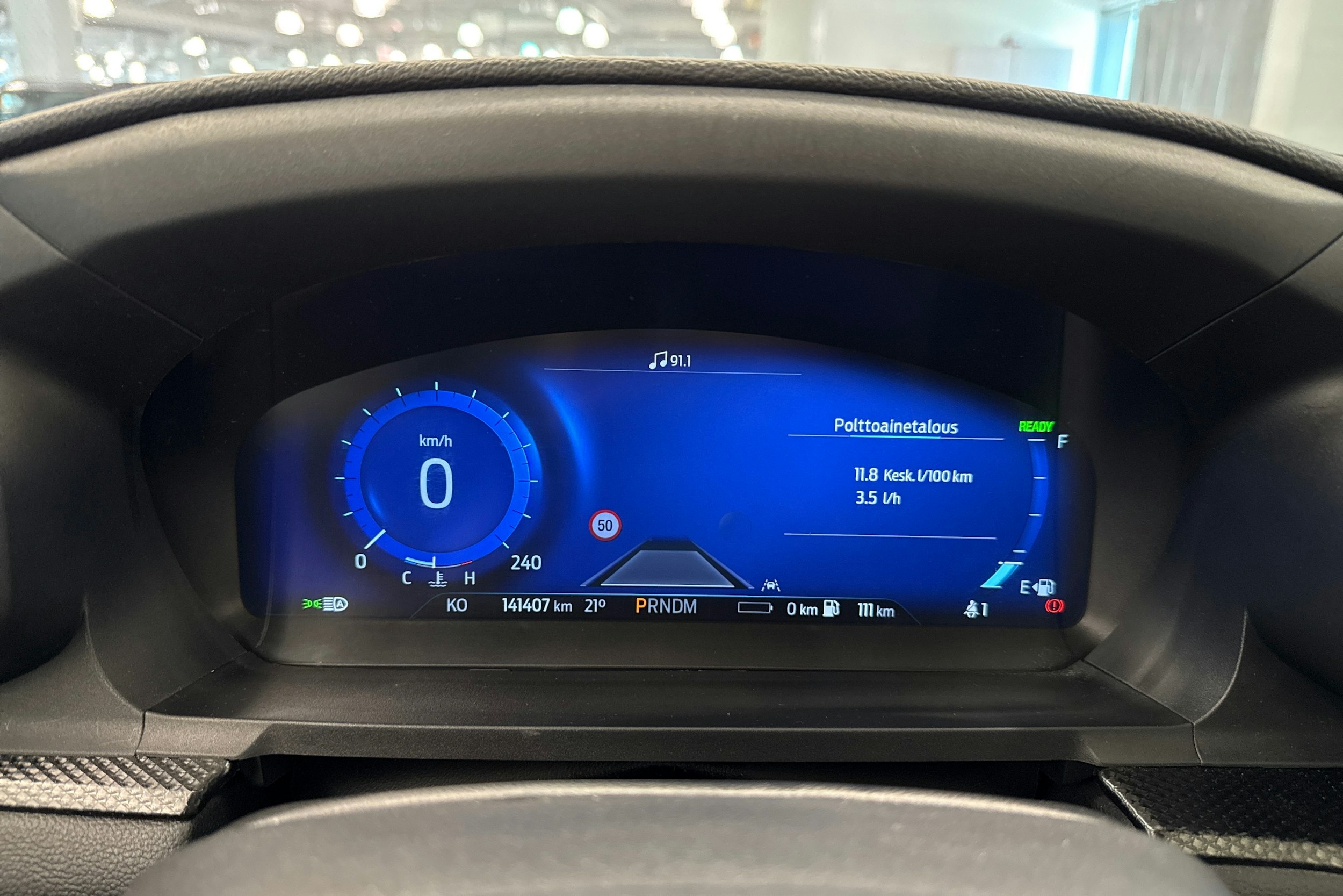 Valkoinen Ford Explorer 2021 kuva 20.