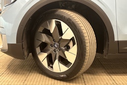 sininen Ford Explorer 2024 kuva 13.