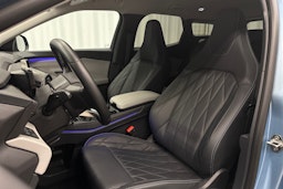 sininen Ford Explorer 2024 kuva 16.