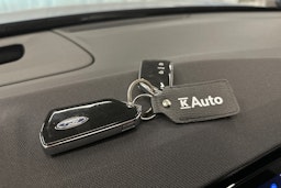sininen Ford Explorer 2024 kuva 32.
