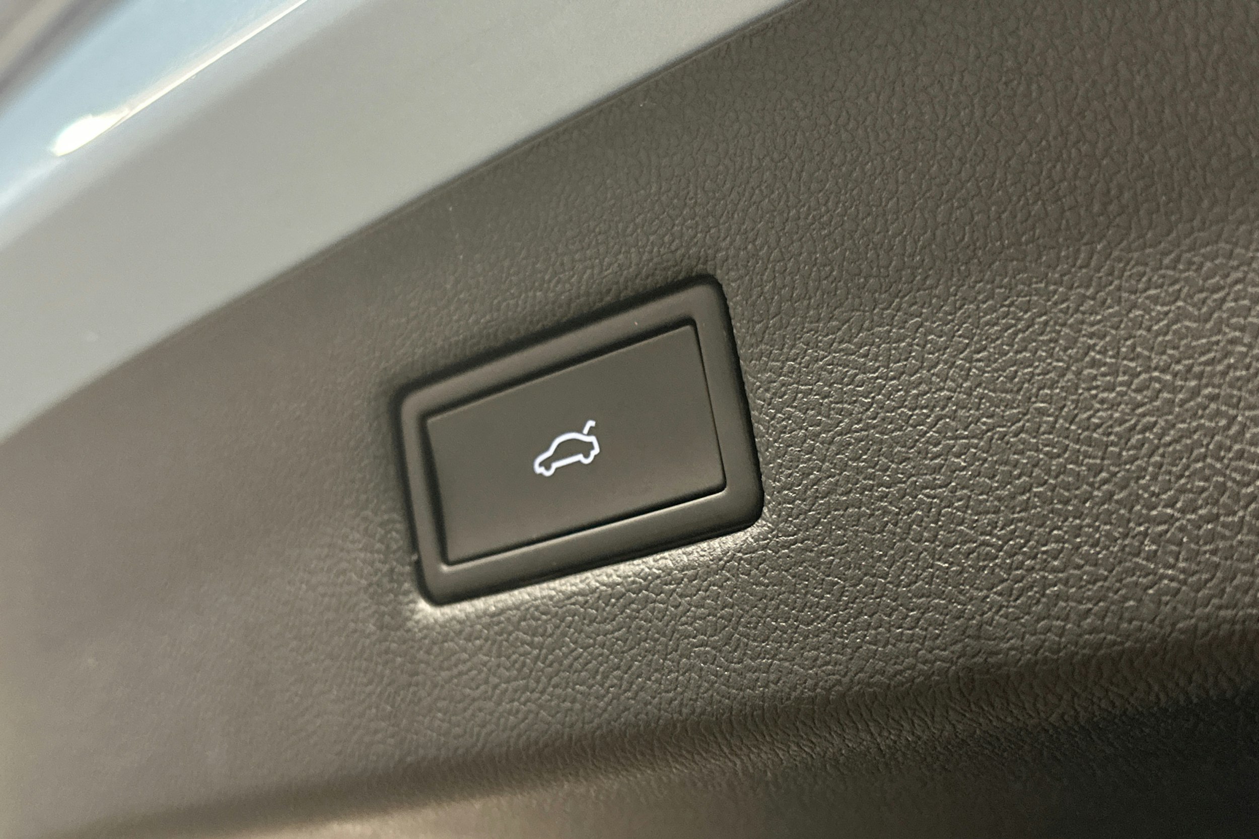 sininen Ford Explorer 2025 kuva 15.