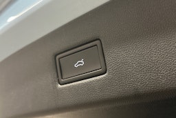 sininen Ford Explorer 2025 kuva 15.