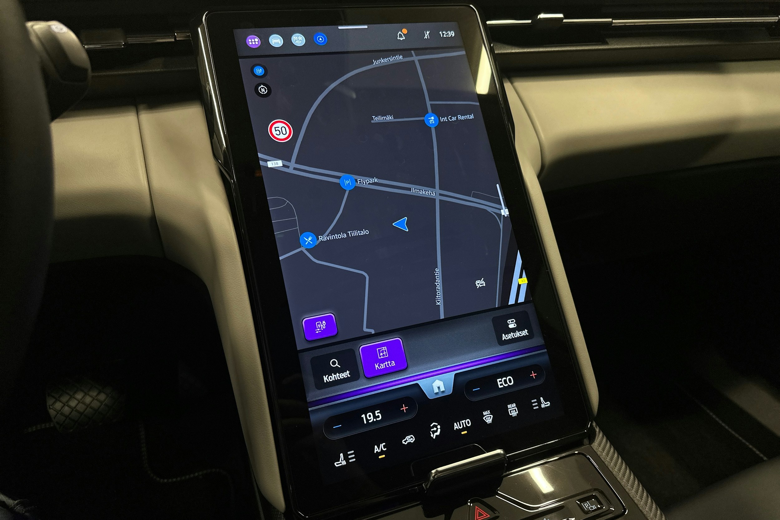 sininen Ford Explorer 2025 kuva 24.