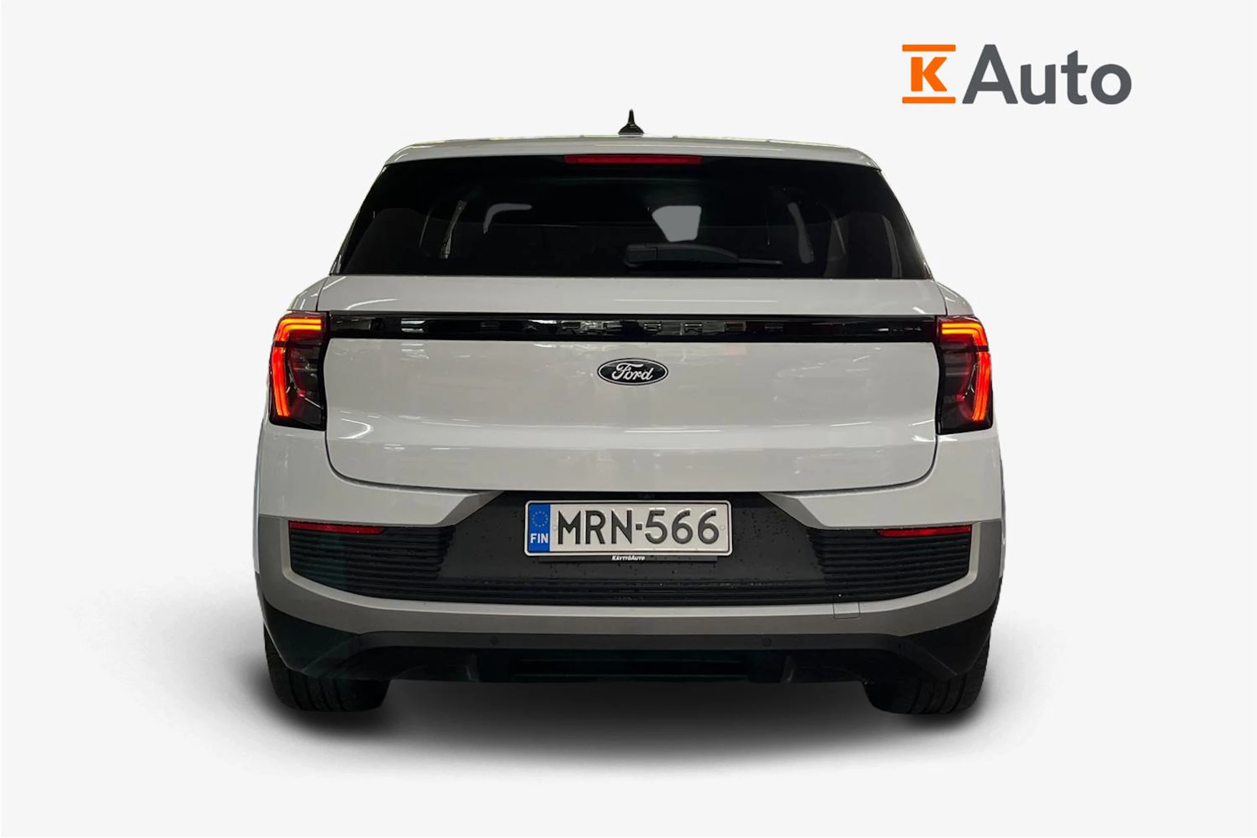 Valkoinen Ford Explorer 2025 kuva 3.