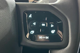 Valkoinen Ford Explorer 2025 kuva 14.